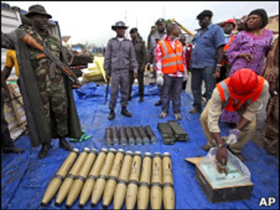 عکس: ایران: سلاح های توقیف شده در نیجریه عازم گامبیا بود / ایران